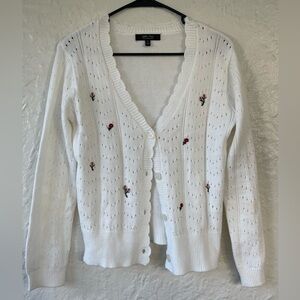 Witty Fox Womens White Scalloped Edge Cardigan Sweater Cropped Flowers; size XS